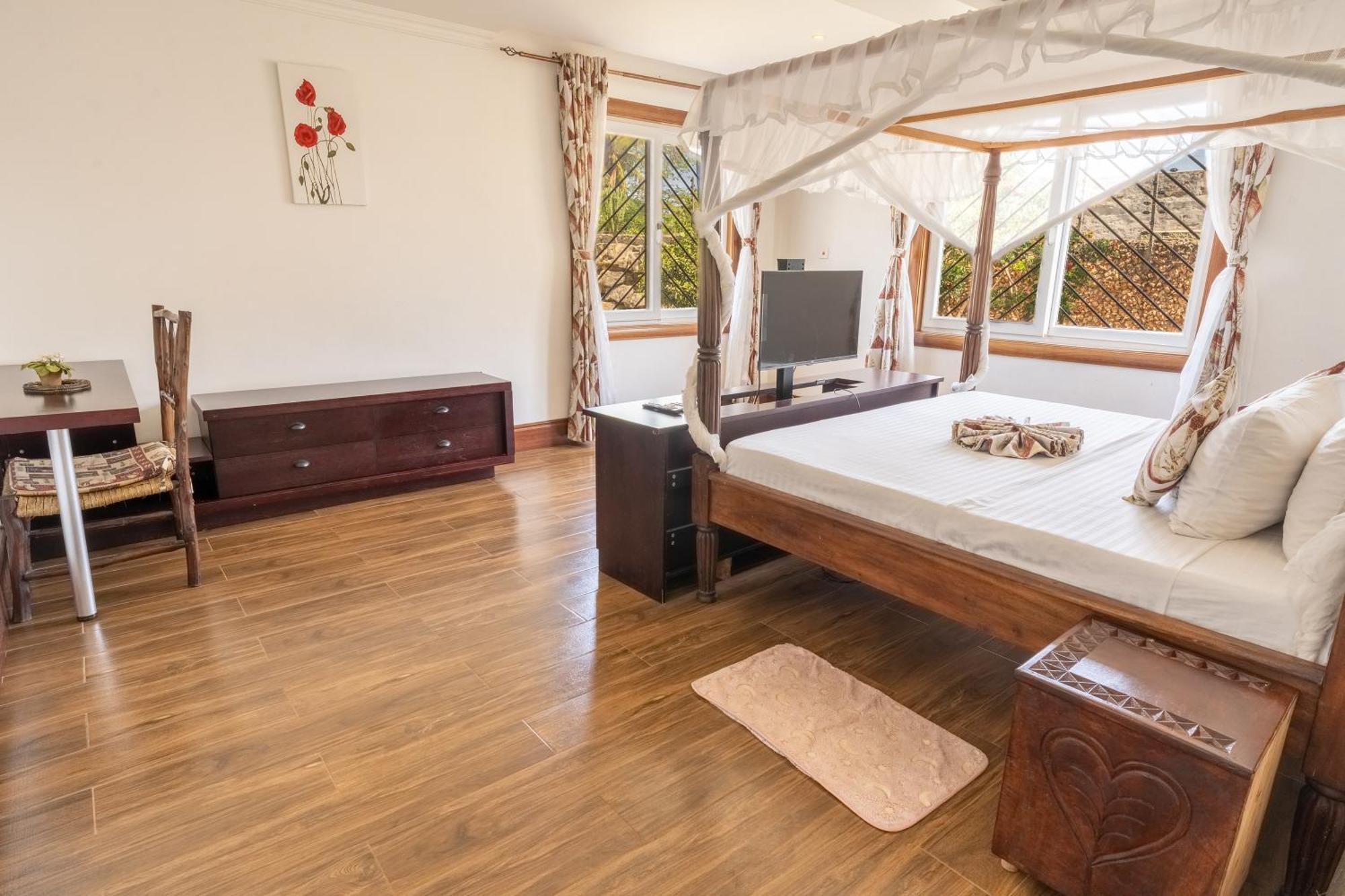 Queens Chateau Boutique Villa Diani Beach Exterior foto