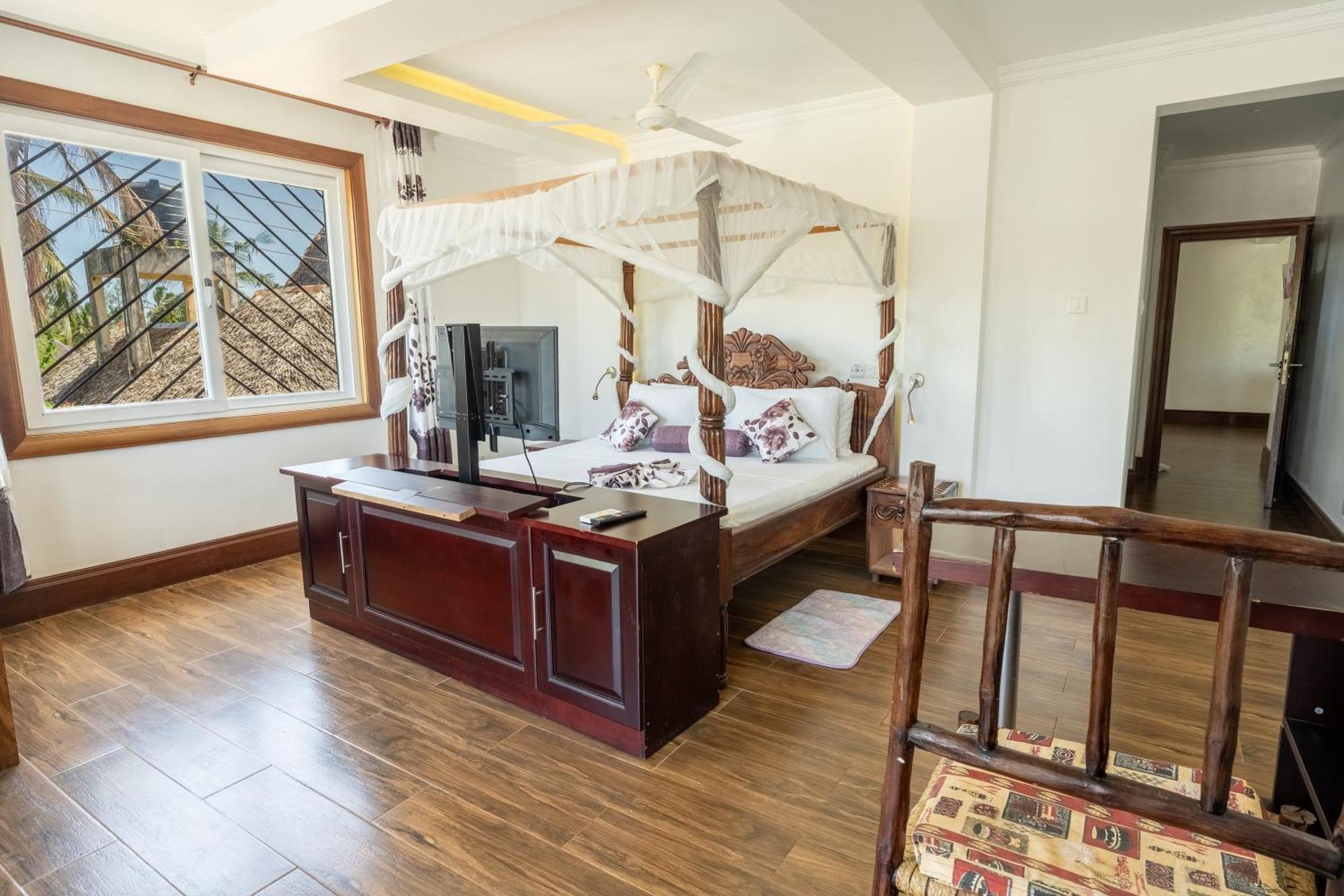 Queens Chateau Boutique Villa Diani Beach Exterior foto