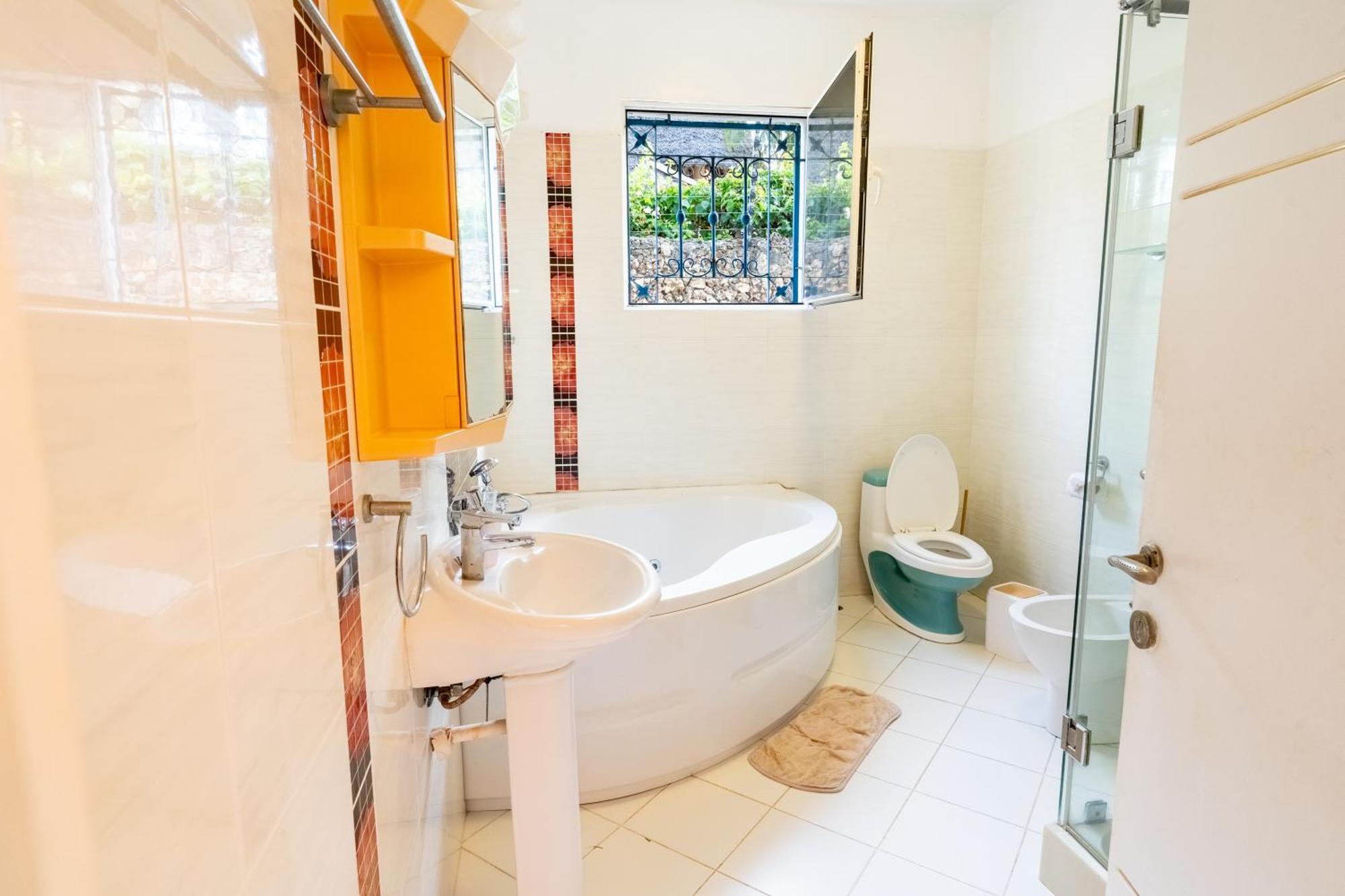 Queens Chateau Boutique Villa Diani Beach Exterior foto